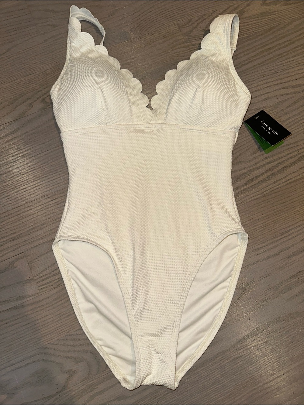 🤍 ✨ Kate Spade New York Scalloped One-Piece Swimsuit ✨ 🤍